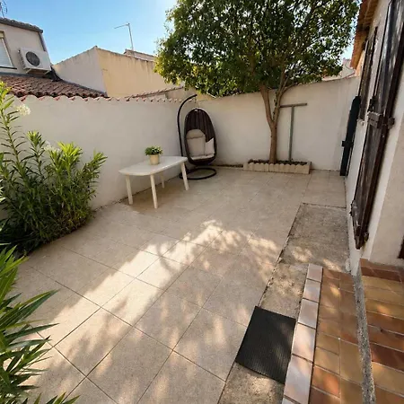 Mediterranean Walking Distance To The 2 Terraces 旺德雷